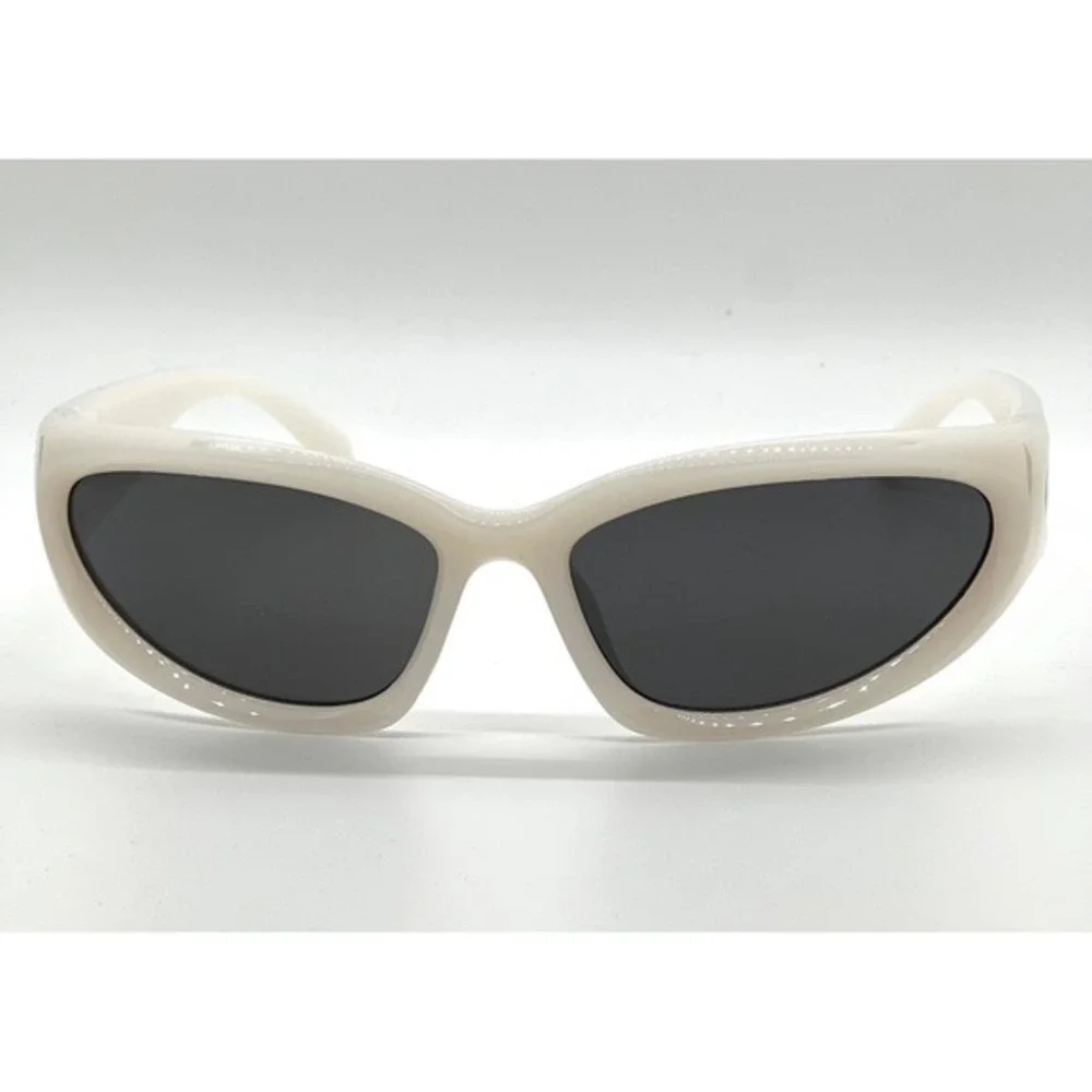 Fashion Women Sunglasses White Frame Black‎ Lens 100% UV Protection Street Wear